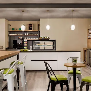 Super 8 By Wyndham Mitte Hamburgo